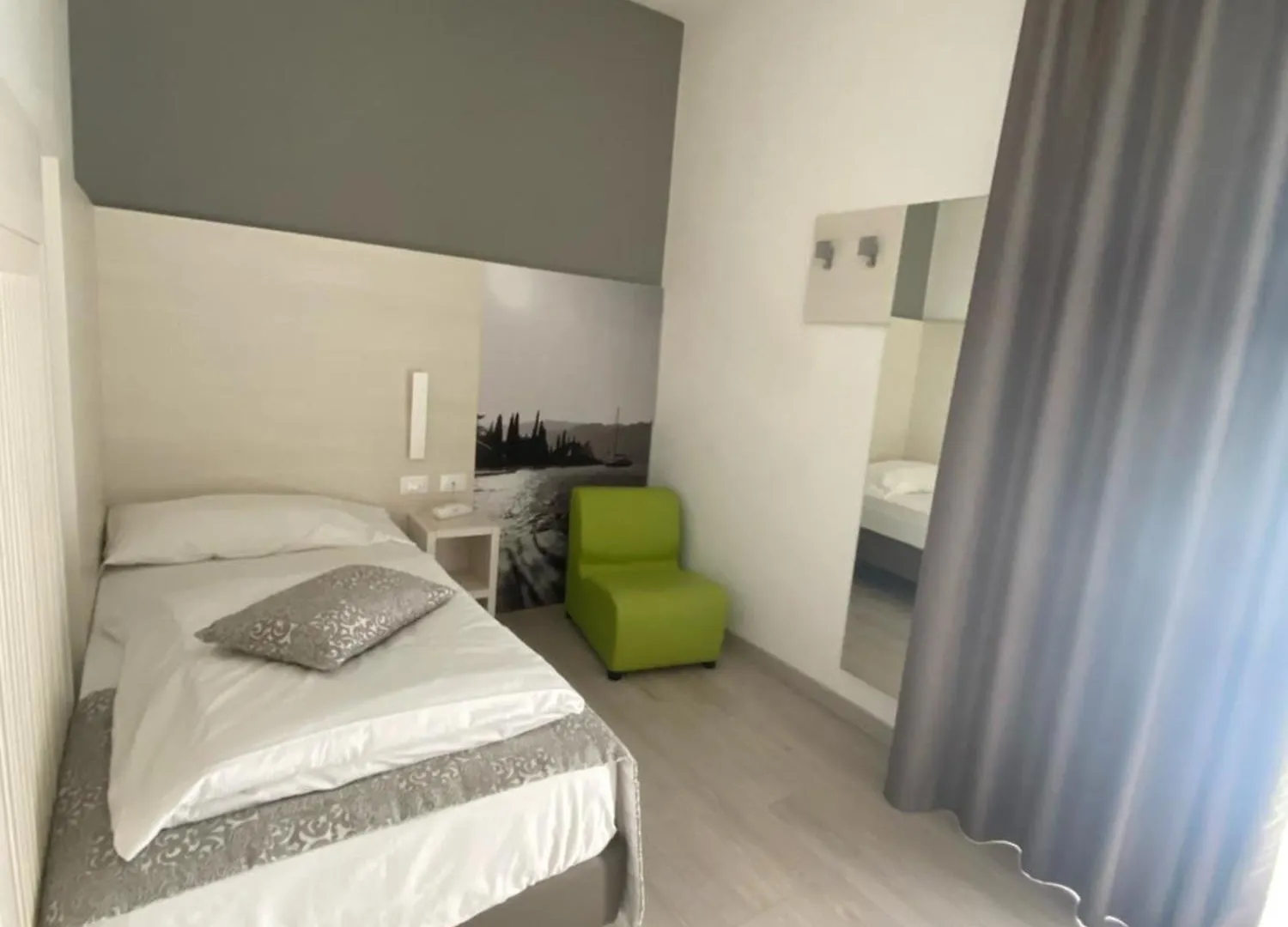 Hotel Casa Serena Malcesine 2*,  Italy