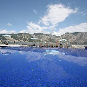 Sailing Center Hotel