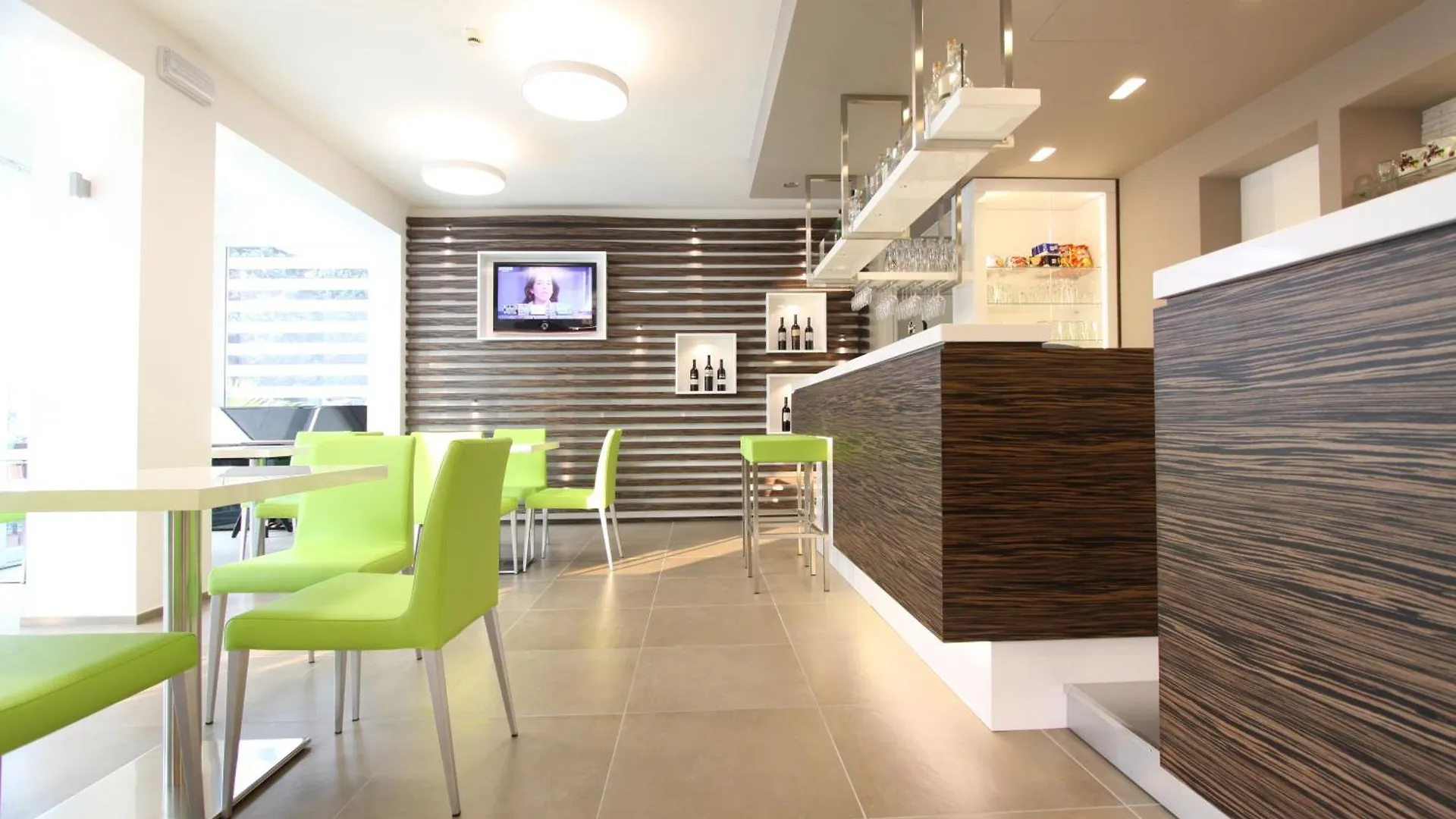 Hotel Casa Serena Malcesine 2*,  Italien