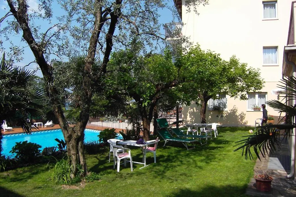 Hotel Casa Serena Malcesine 2*,  Italien